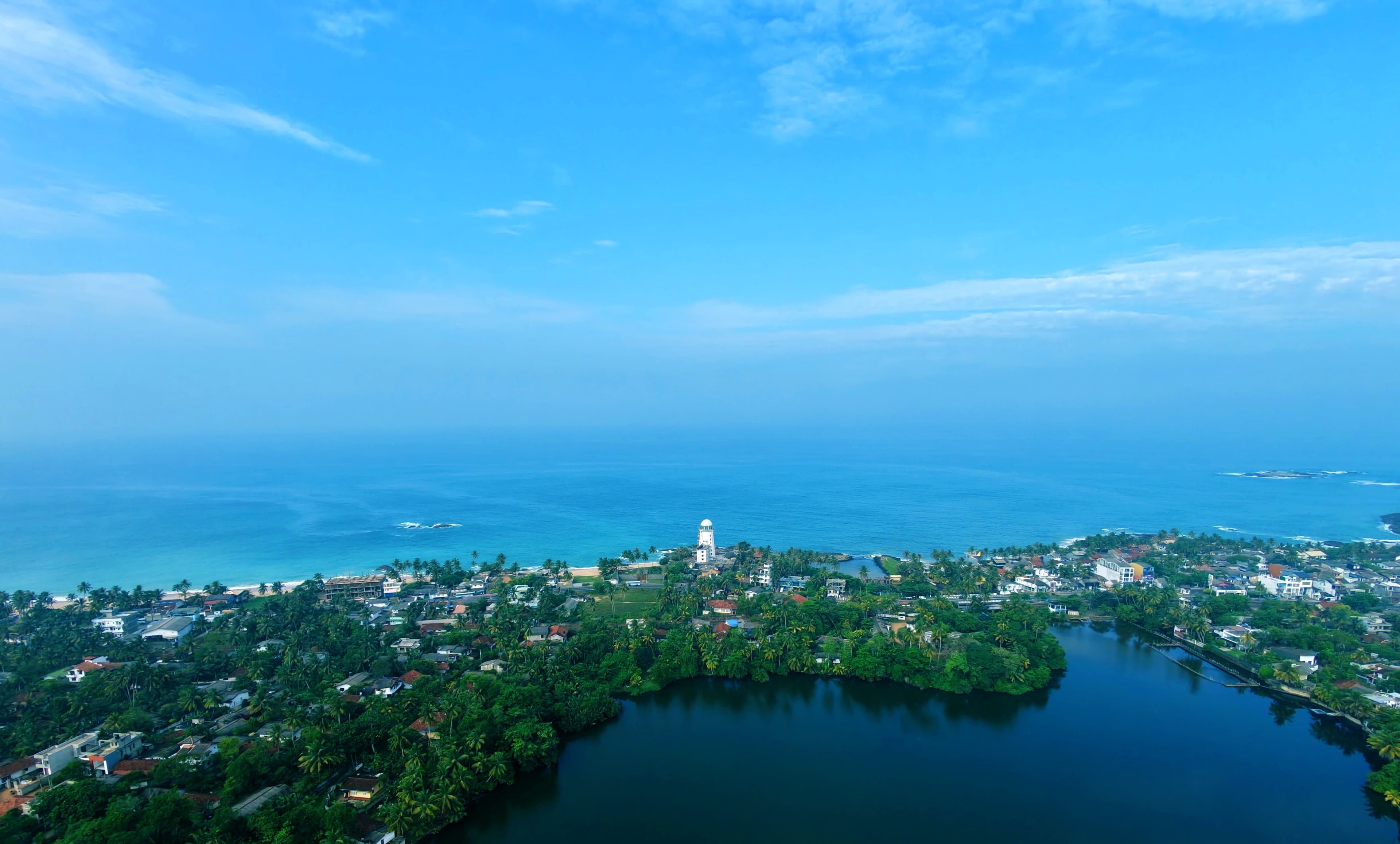 Lake Life Villa riverside